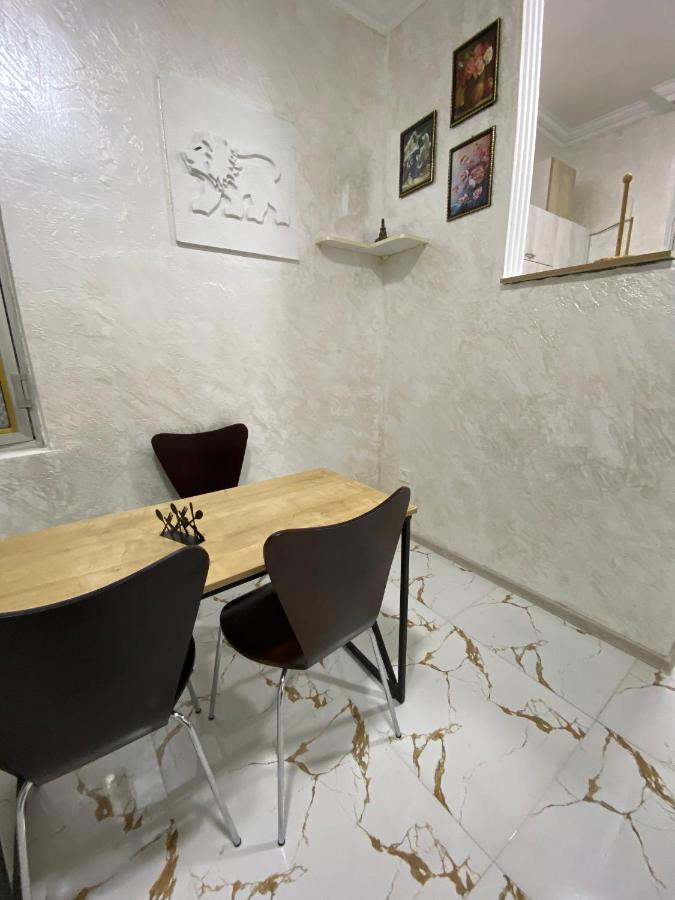 מלון באטומי Holiday House Chkonia מראה חיצוני תמונה