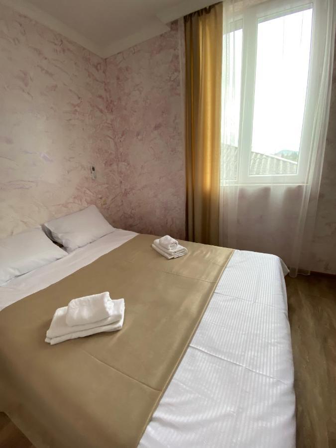 מלון באטומי Holiday House Chkonia מראה חיצוני תמונה