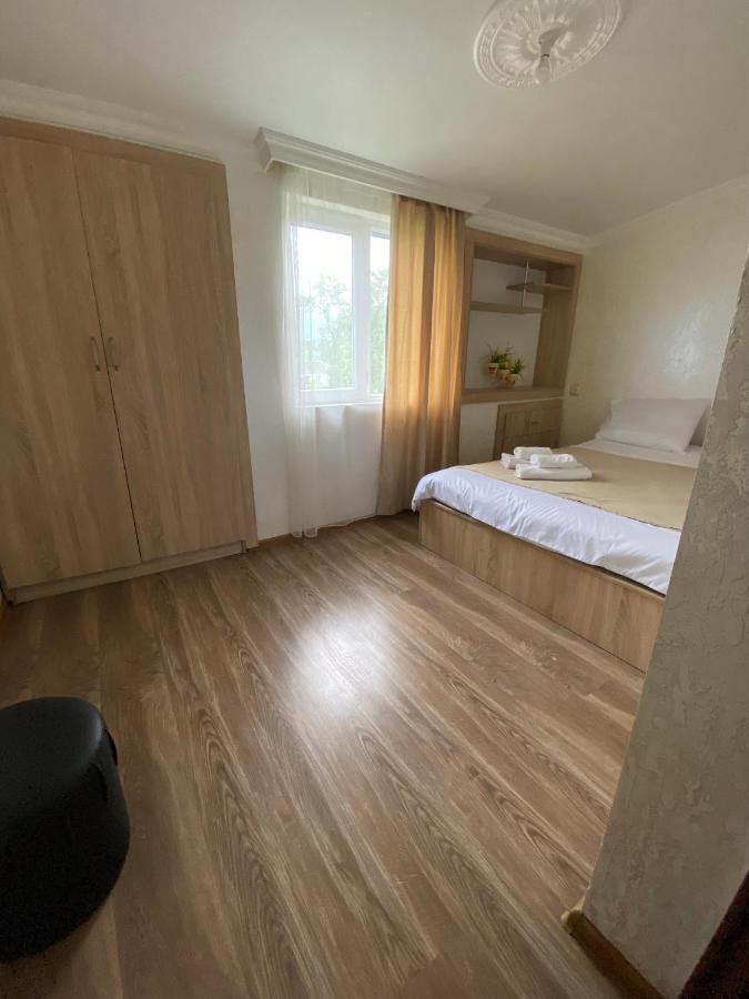 מלון באטומי Holiday House Chkonia מראה חיצוני תמונה