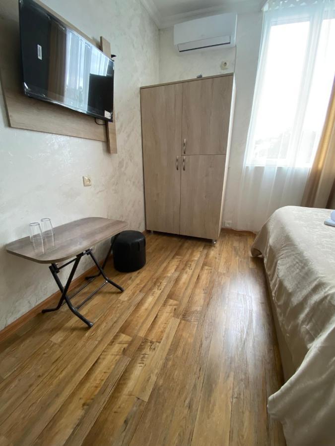 מלון באטומי Holiday House Chkonia מראה חיצוני תמונה