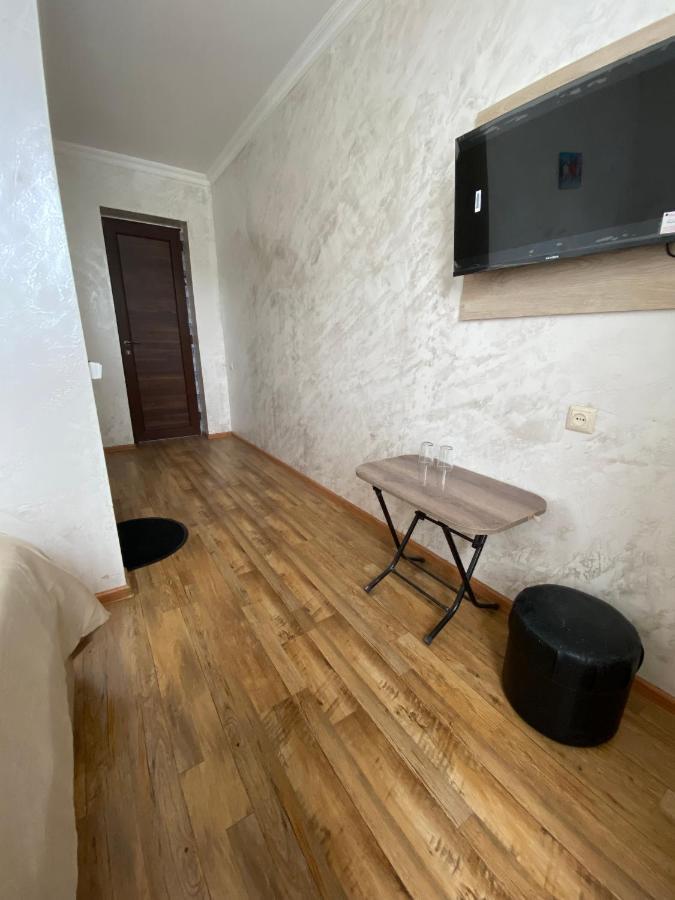 מלון באטומי Holiday House Chkonia מראה חיצוני תמונה