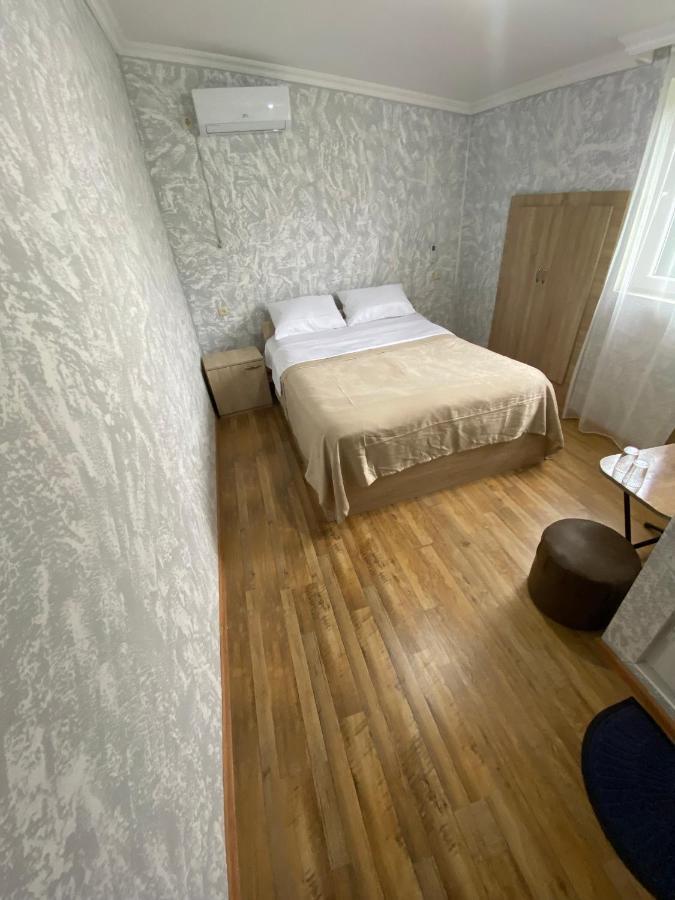 מלון באטומי Holiday House Chkonia מראה חיצוני תמונה
