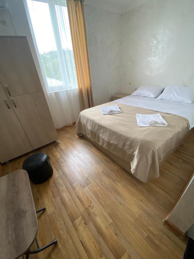 מלון באטומי Holiday House Chkonia מראה חיצוני תמונה