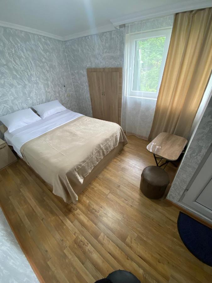 מלון באטומי Holiday House Chkonia מראה חיצוני תמונה