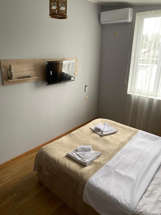 מלון באטומי Holiday House Chkonia מראה חיצוני תמונה