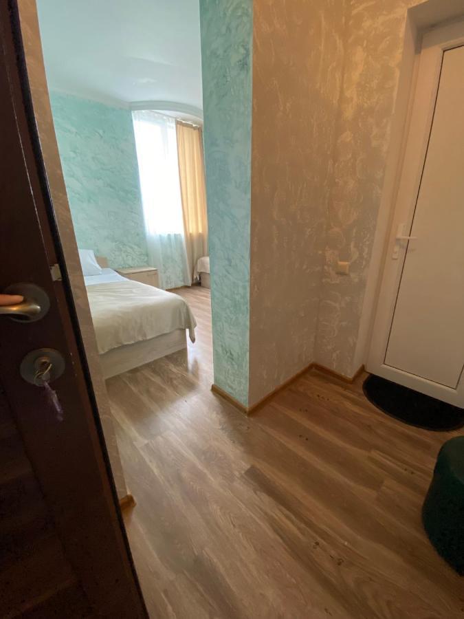 מלון באטומי Holiday House Chkonia מראה חיצוני תמונה