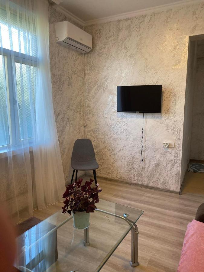 מלון באטומי Holiday House Chkonia מראה חיצוני תמונה
