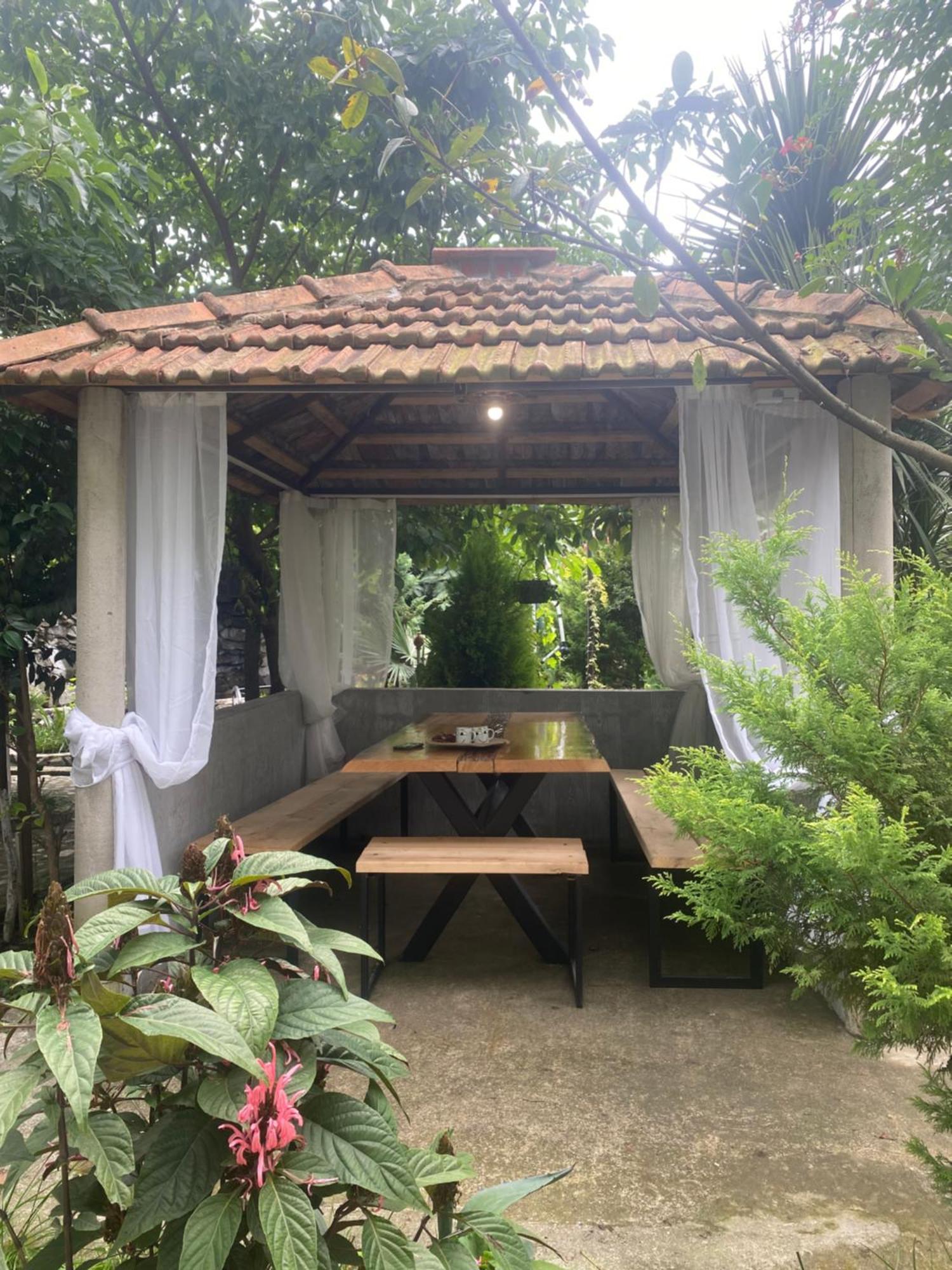 מלון באטומי Holiday House Chkonia מראה חיצוני תמונה
